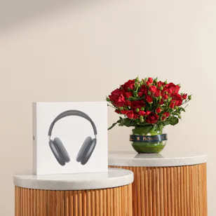 Apple AirPods Max | Charming Flowers Vase