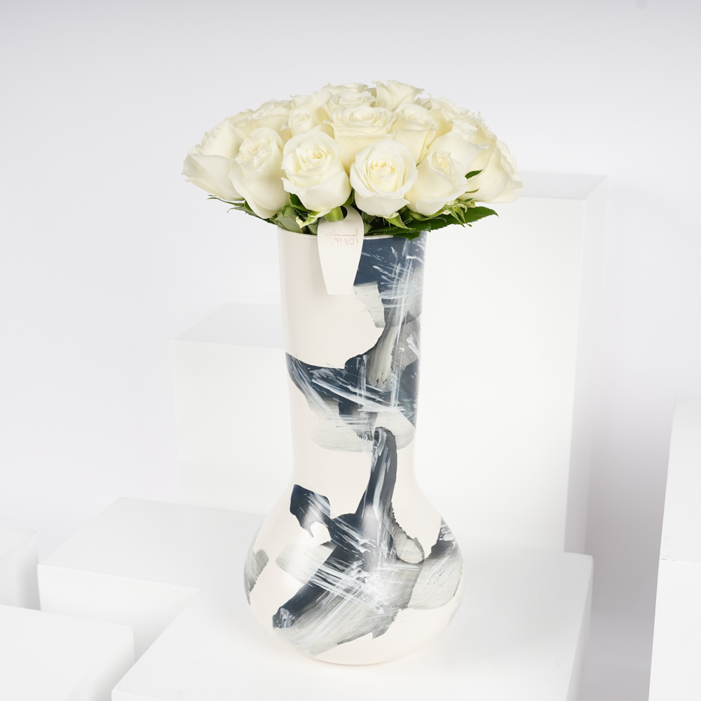 جوري أبيض | مزهرية زجاجية