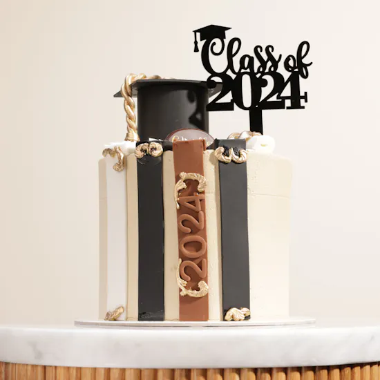 Crumbles Bakery Graduation Cake | Beautiful Flowers