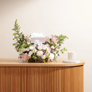 Floward Amber Colorful Candle | Delicate Flowers