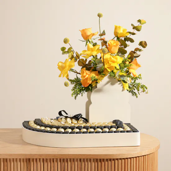 Floward Petals of Delight Chocolate Tray