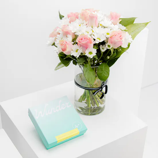 Wunder Chocolate Small Box | Pink Summer Vase
