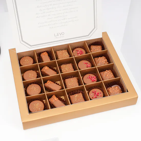 Preserved Pink Rose with LEVO Chocolate