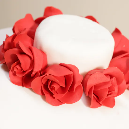 Floward Ruby Berry Elegance Cake