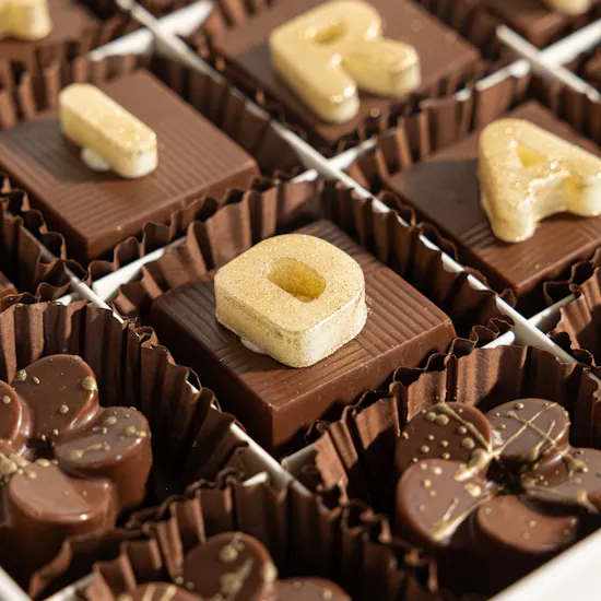 Floward Happy Birthday Medium chocolate Box
