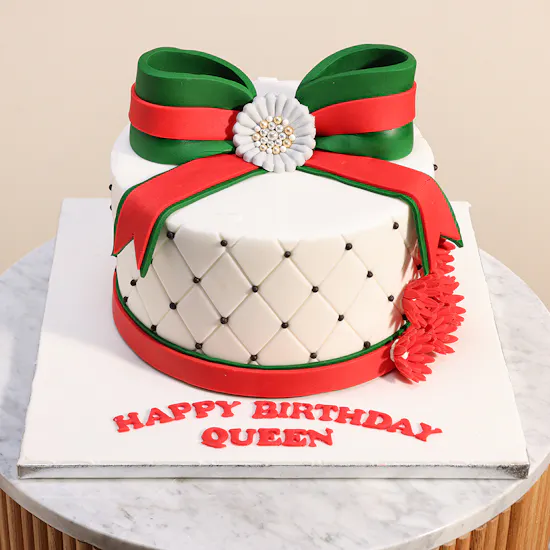 Floward Happy Birthday Queen Cake