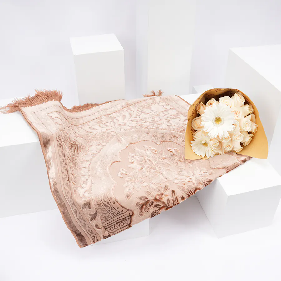 A Prayer Mat with A bouquet of Roses 3