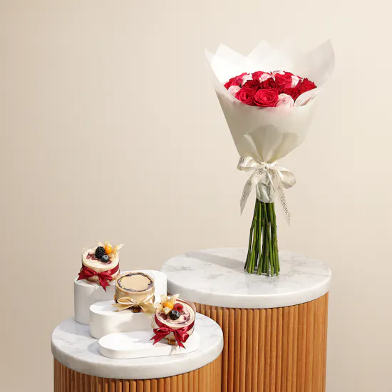Cheese Cloud Mix Flavors Cheesecake | Chic Flowers Bouquet