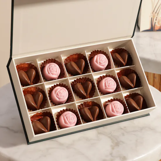 Floward Tender Heart Small Chocolate Box
