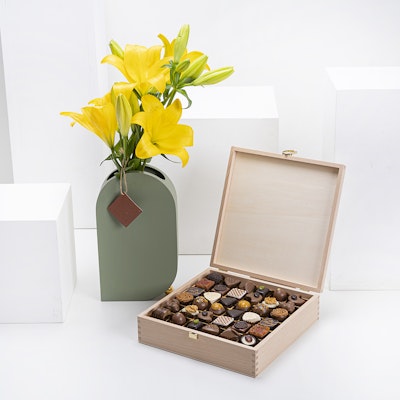 Laderach Praline Chocolates & Lily 