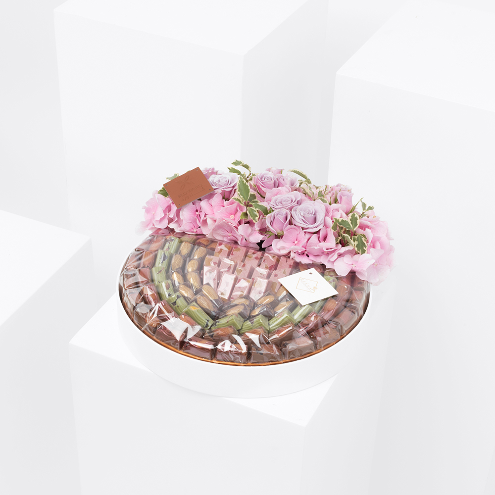 Opera Assorted Chocolate & Flowers