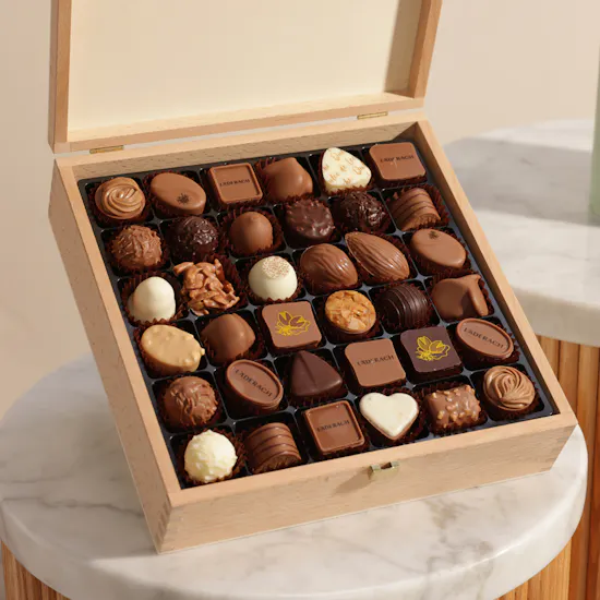 Läderach Praline Chocolates Wooden Box | Sweet Flowers